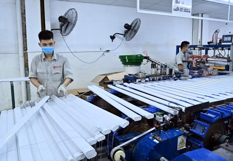 Over 14,000 enterprises resumed operations in June alone, a year-on-year increase of around 91%. (Illustrative image)