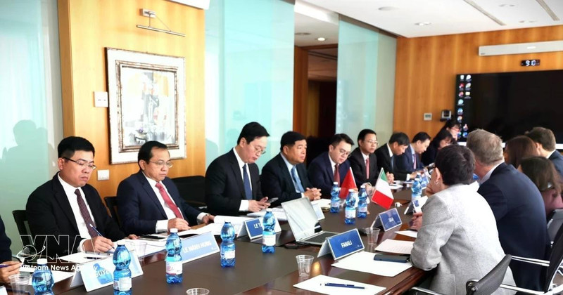 At the meeting between Deputy Prime Minister Nguyen Chi Dung and Assolombarda, which represents around 7,000 Italian companies, in Milan on March 20, 2026. (Photo: VNA)