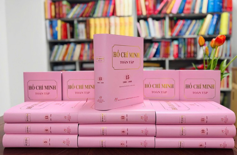 Ho Chi Minh Complete Works comprises 15 volumes featuring approximately 3,300 works.