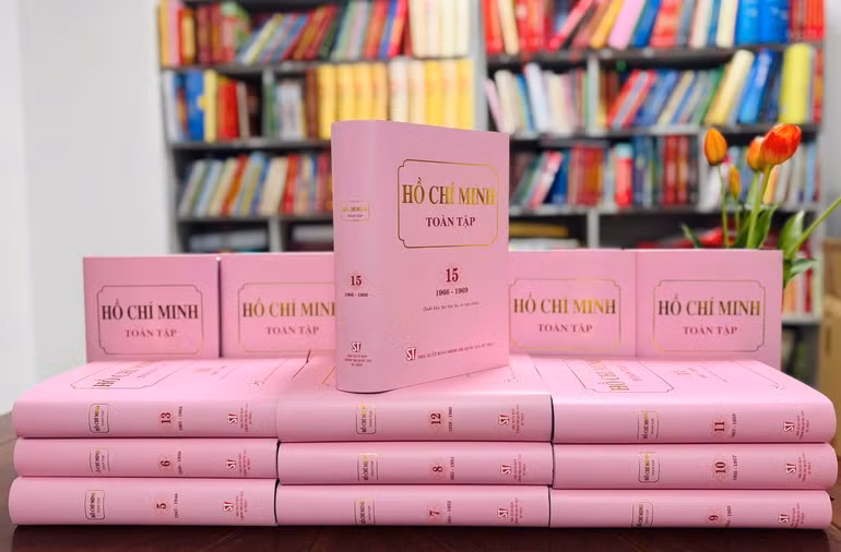 Ho Chi Minh Complete Works comprises 15 volumes featuring approximately 3,300 works.
