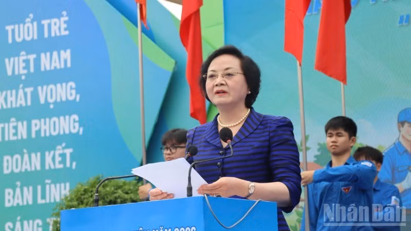 Deputy Prime Minister Pham Thi Thanh Tra speaks at the launch ceremony of Youth Month 2026.