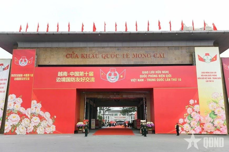 The Mong Cai International Border Gate, where the first official activities within the exchange programme take place. (Photo: qdnd.vn)