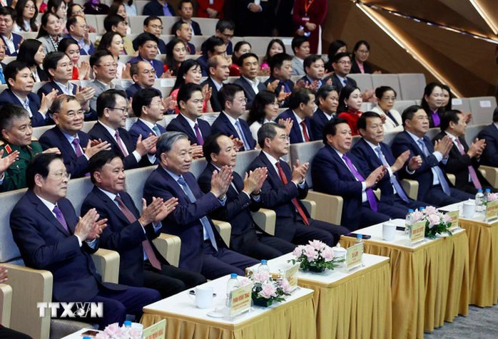 Party General Secretary To Lam and other delegates attend the “Ho Chi Minh – Journey of Aspiration 2025” programme (Photo: VNA)