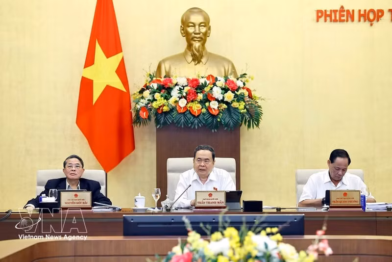 National Assembly Chairman Tran Thanh Man (middle) addresses the discussion on March 18. (Photo: VNA)