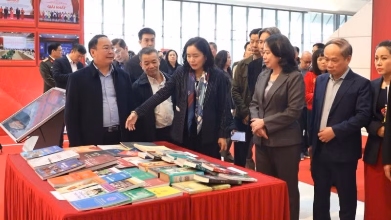 Vice President Vo Thi Anh Xuan inspects preparations for the 11th National Patriotic Emulation Congress