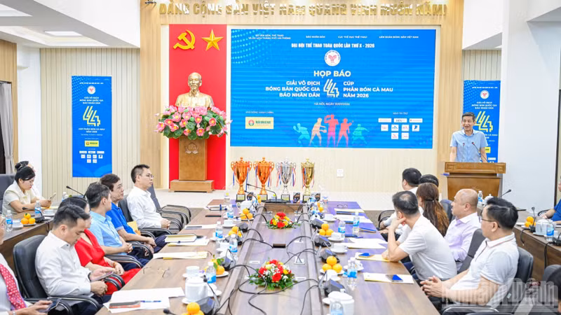 Delegates attend the press conference on July 31.