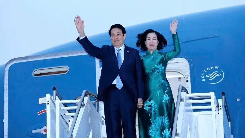 Vietnamese State President Luong Cuong and his spouse leaves New York on the afternoon of September 24 (local time).
