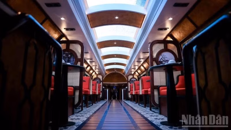 Viet Nam Railways launches “Ha Noi 5 Gates” tourist train