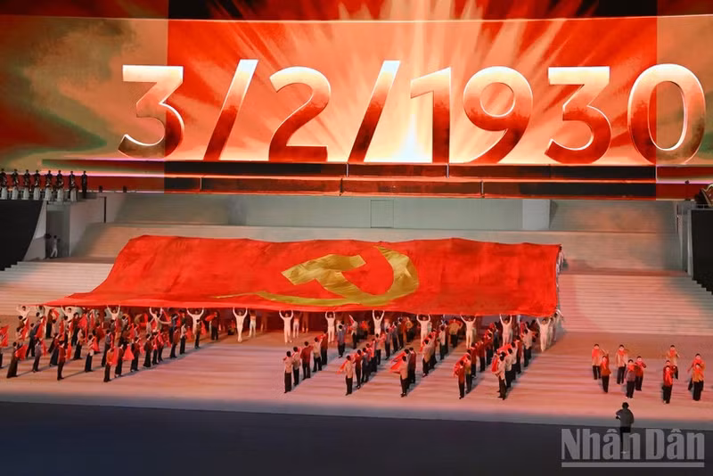 Entire Party, people and armed forces resolve to create new miracles in a new stage of development