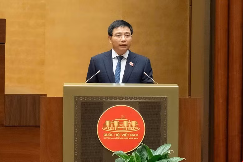 Minister of Finance Nguyen Van Thang speaks at the NA's 10th session (Photo: quochoi.vn)