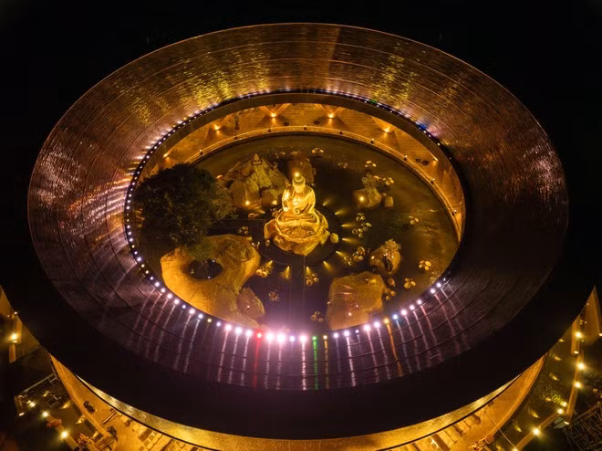 Ba Den Mountain is among the rare places in Viet Nam to enshrine the corporeal form of Konagamana Buddha (Photo: Sun Group)