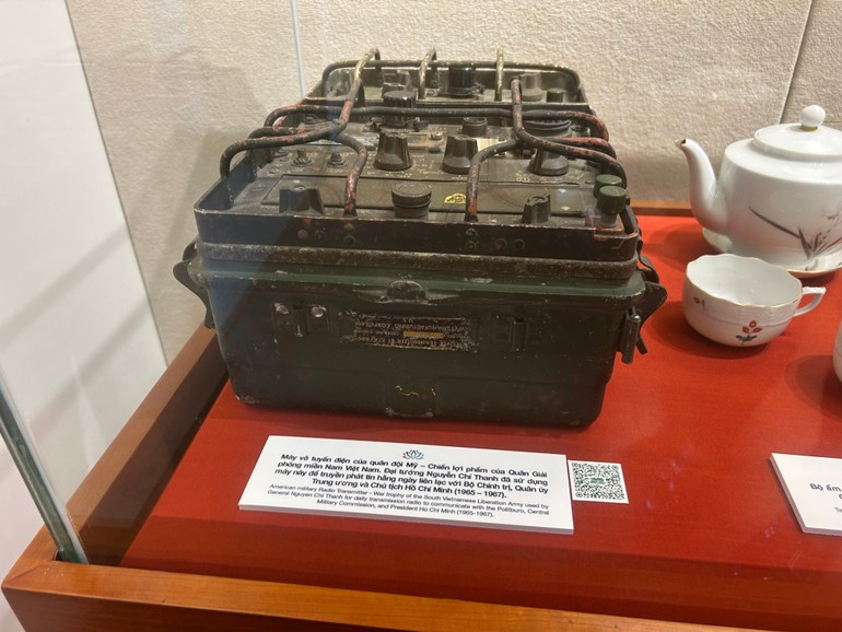 The radio transmitter captured by General Nguyen Chi Thanh during a southern campaign