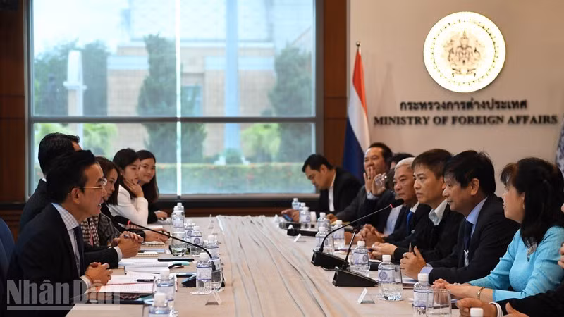 Delegation of the Viet Nam Journalists Association at the Thai Ministry of Foreign Affairs. (Photo: MINH THANG)