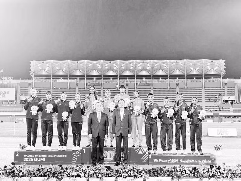 The Vietnamese women’s relay team (left) celebrates after winning the silver medal in the 4x400m relay at the Asian Athletics Championships.
