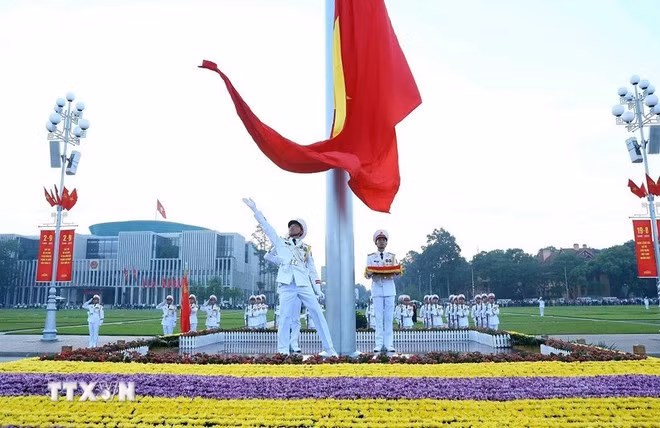 The flag-raising ceremony at Ba Dinh Square (Photo: VNA)