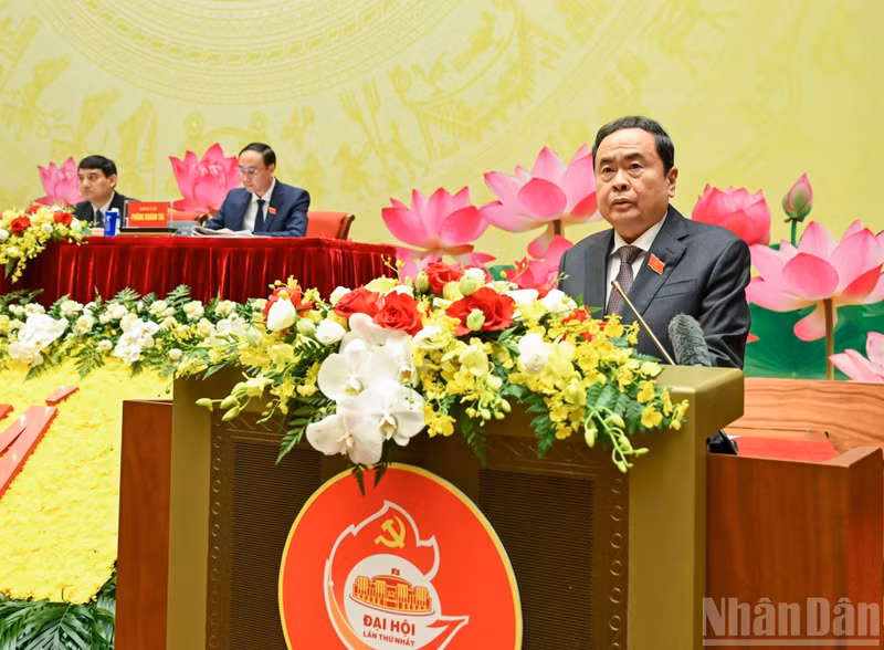 Secretary of the National Assembly Party Committee and National Assembly Chairman Tran Thanh Man delivers the opening address.