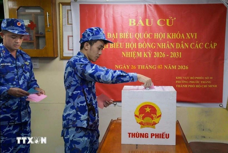 Voters aboard Coast Guard ship CSB 6008 in Ho Chi Minh City cast their ballots in the election of deputies to the National Assembly and People’s Councils at all levels. (Photo: VNA)
