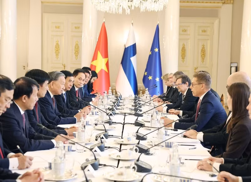 At the talks between General Secretary of the Communist Party of Viet Nam (CPV) Central Committee To Lam and Finnish President Alexander Stubb. (Photo: VNA)