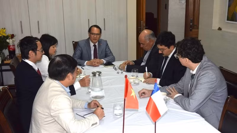 Scene of the press meeting. (Photo courtesy of the Embassy of Viet Nam in Chile)