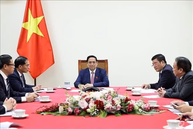 Prime Minister Pham Minh Chinh during phone talks with Alexey Likhachev, Director General of Russia’s State Atomic Energy Corporation (Rosatom). (Photo: VNA)