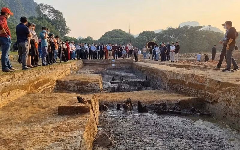Archaeological excavation at Hoa Lu, Ninh Binh.