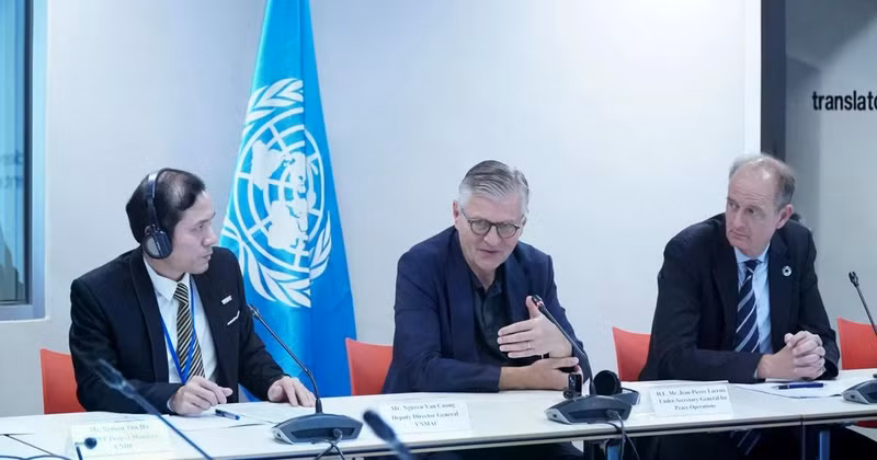 UN Under-Secretary-General for Peace Operations Jean-Pierre Lacroix speaks at the press briefing in Ha Noi (Photo: VNA)