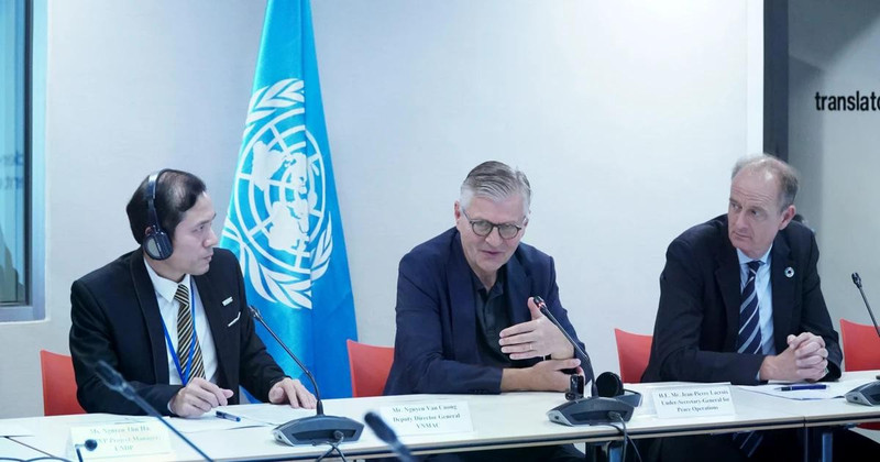 UN Under-Secretary-General for Peace Operations Jean-Pierre Lacroix speaks at the press briefing in Ha Noi (Photo: VNA)