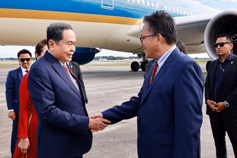 NA Chairman Tran Thanh Man arrives in Kuala Lumpur on September 16 afternoon. (Photo: VNA)