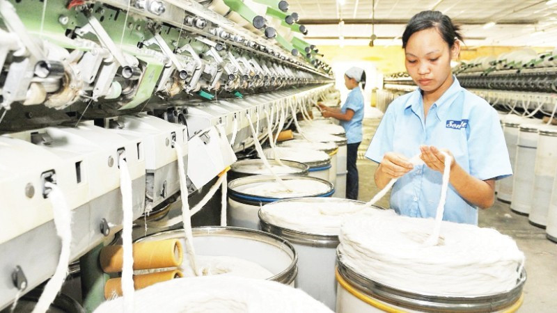 Workers at Son Nam Textile and Garment Joint Stock Company (Ninh Binh). (Photo: Khanh An)