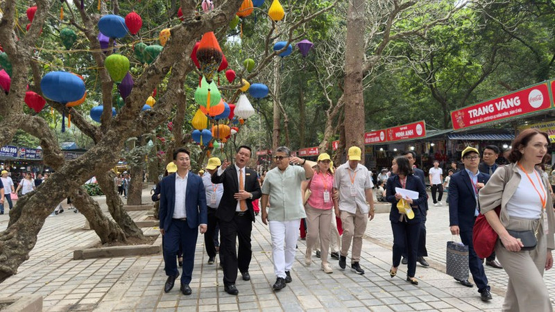 Delegation participating in the programme (Photo: VNA)