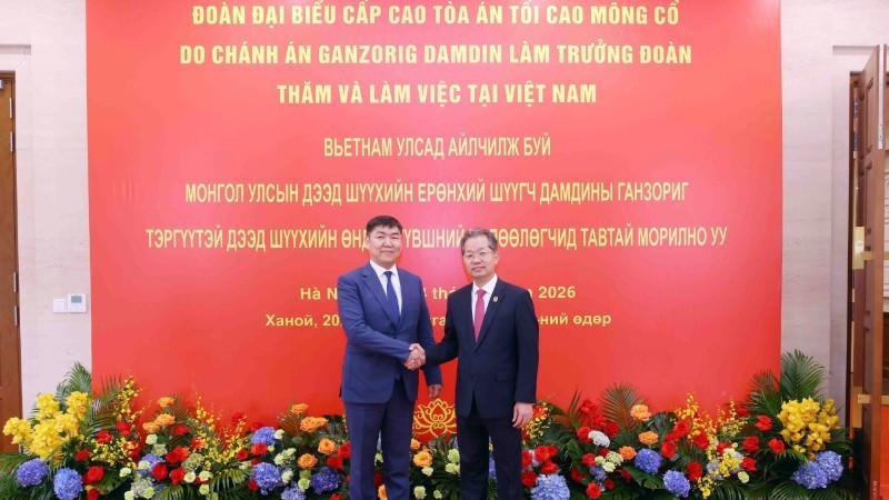 The Chief Justice of the Supreme People’s Court of Viet Nam welcomes the visit of the high-level delegation from the Supreme Court of Mongolia.