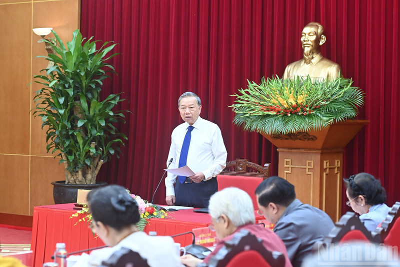 Party General Secretary To Lam speaks at the meeting with the Standing Board of the VAPE Central Committee on September 16, 2025. (Photo: NDO)