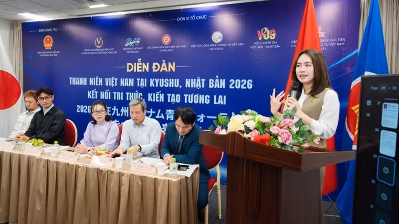 Delegates take part in discussions at the Viet Nam Youth Forum in Kyushu 2026.