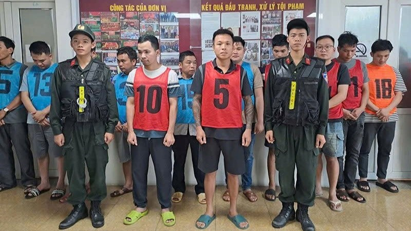 The ring producing, storing and illegally trading military weapons, led by Ngo Quang Vy, is dismantled.