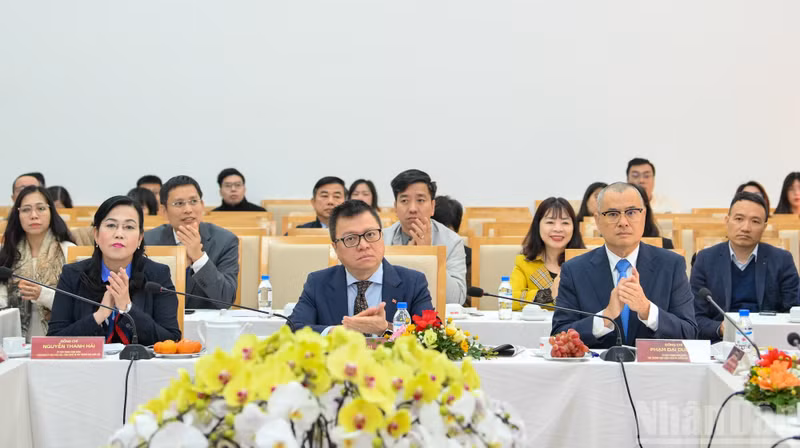 Delegates attend the seminar