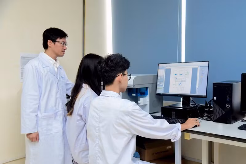 Training young human resources for strategic technology fields has become an urgent task. (Photo: nhandan.vn)