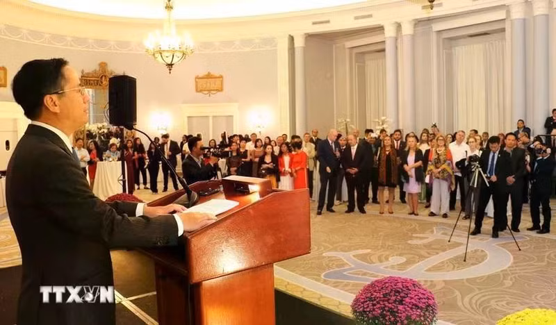 Vietnamese Ambassador to Canada Pham Vinh Quang speaks at the 79th anniversary of Vietnam's National Day, last September. (Illustrative image: VNA)
