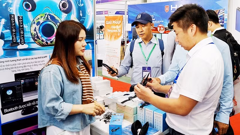 Many citizens choose to start-up based on digital platforms and new technologies. (Photo: NDO)