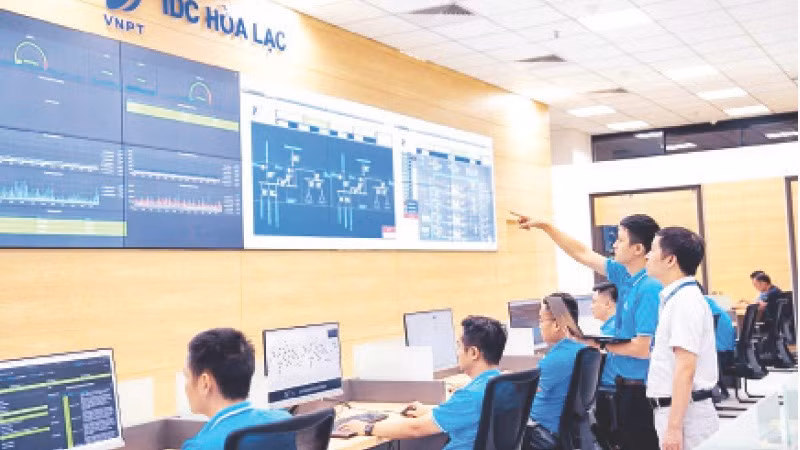 Operating the VNPT IDC Hoa Lac Data Centre. (Photo for illustration - Photo: NDO) 