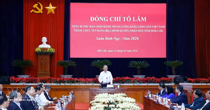 Party General Secretary To Lam speaks at the working session (Photo: VNA)