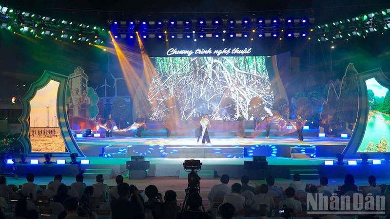 Art performance at the ceremony. (Photo: NDO)