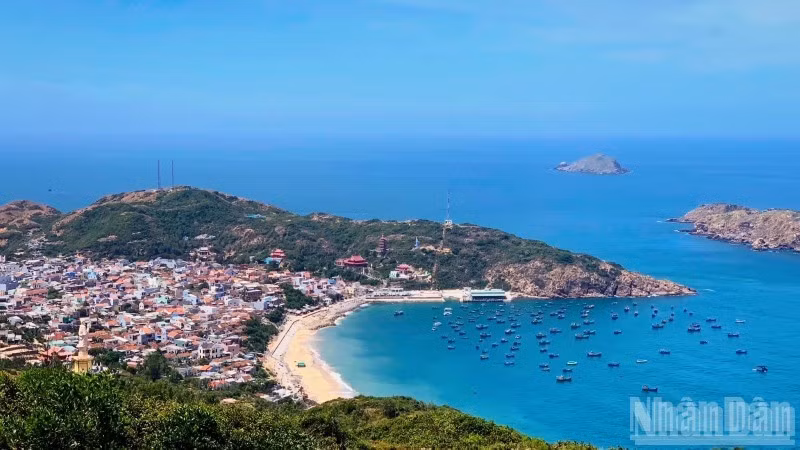 Nhon Ly fishing village, one of the most attractive tourist spots in Quy Nhon.