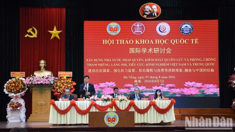 Opening ceremony of the international scientific conference on building the rule of law state and power control. (Photo: ANH DAO)