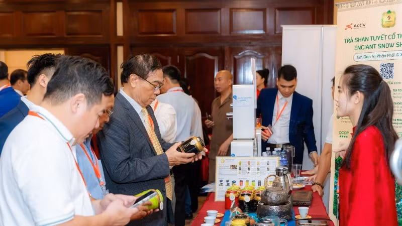 Tripartite cooperation helps management and development of transparent, responsible, and sustainable digital trade activities (Illustrated photo- Source: BICH LIEN)