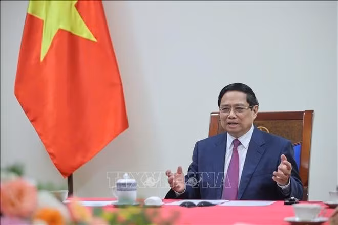 Vietnamese Prime Minister Pham Minh Chinh holds phone talks with his Cambodian counterpart Hun Manet on August 15 afternoon. (Photo: VNA)