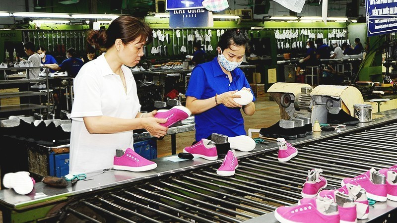 The EVFTA creates significant advantages for Viet Nam’s key footwear products exported to the EU. (Photo: NDO)