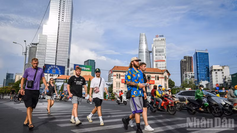 Ho Chi Minh City remains one of the top destinations for international tourists. (Photo: NDO)