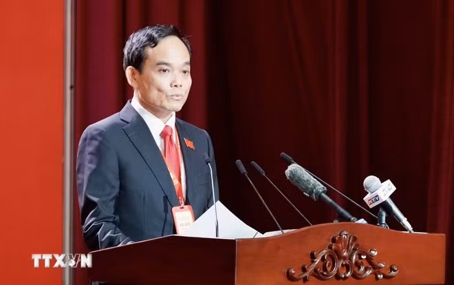 Tran Luu Quang, Secretary of the Party Central Committee and Secretary of the municipal Party Committee, addresses the congress (Photo: VNA)