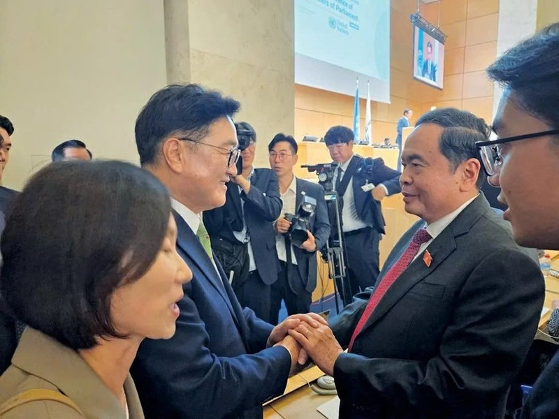 Tran Thanh Man, Chairman of the National Assembly of Viet Nam, met with Woo Won Shik, Speaker of the National Assembly of the RoK, on the occasion of the 6th World Conference of Speakers of Parliament in Geneva, Switzerland, in July 2025. (Photo: daibieunhandan.vn)