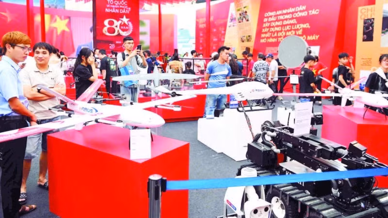 Technology products showcased at the national achievement exhibition “80-year Journey of Independence – Freedom – Happiness” (Photo: NDO)